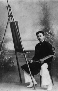 Nam Sơn tên thật là Nguyễn Vạn Thọ (15/2/1890—26/1/1973, tức 23 tháng 12 năm Nhâm Tý). Quê: huyện Yên Lạc, tỉnh Vĩnh Phúc (xưa là huyện Yên Lãng, tỉnh Vĩnh Yên).